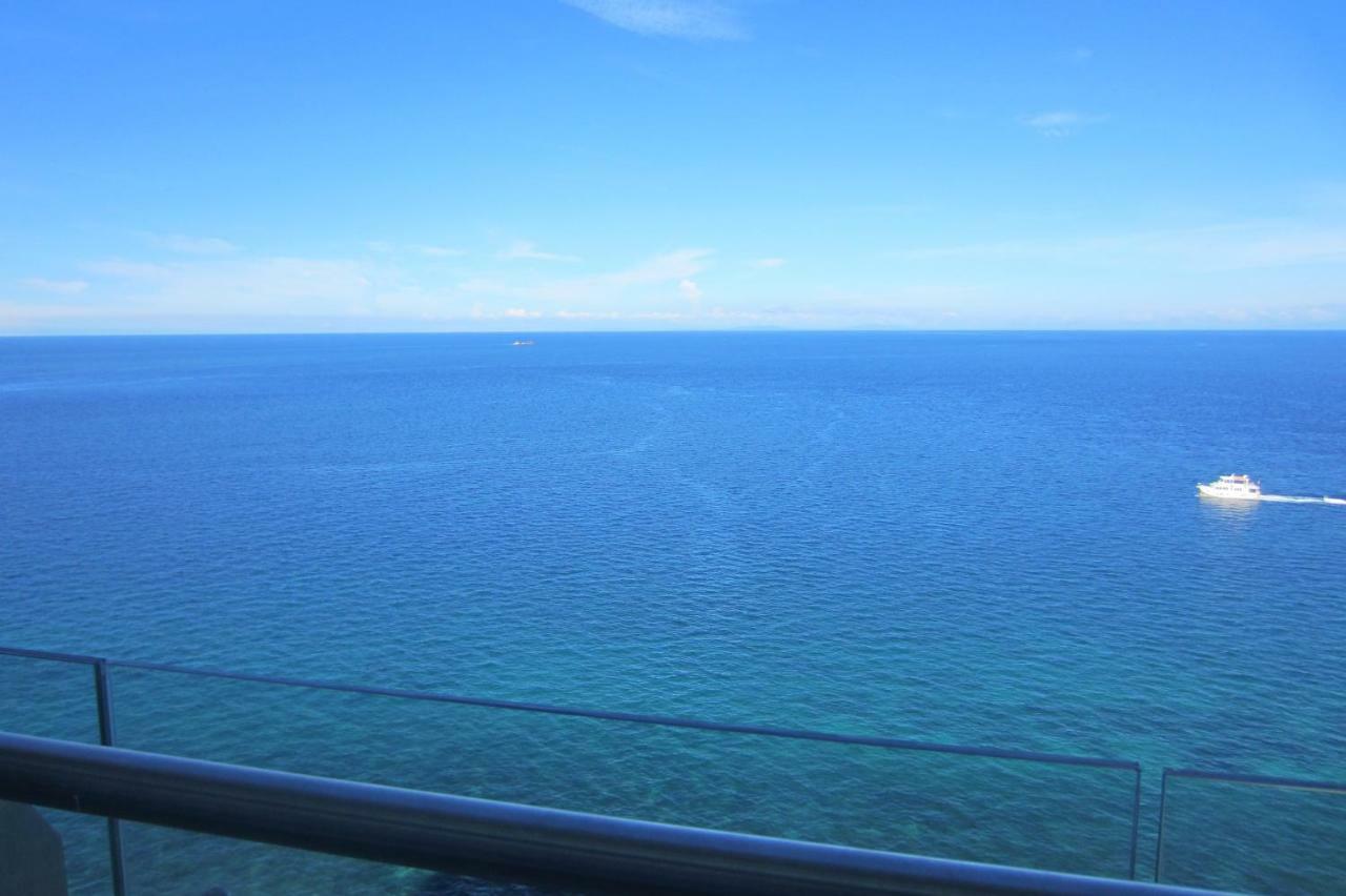 マクタン Oceanfront At Arterra, Fast Wifi, Nflix, Kitchen -Cヴィラ エクステリア 写真